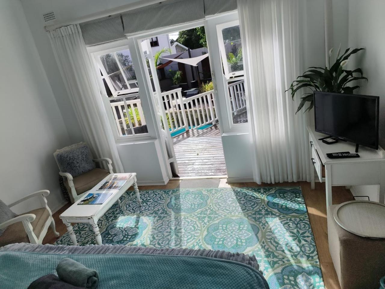 African Breeze Guesthouse Knysna Exterior photo